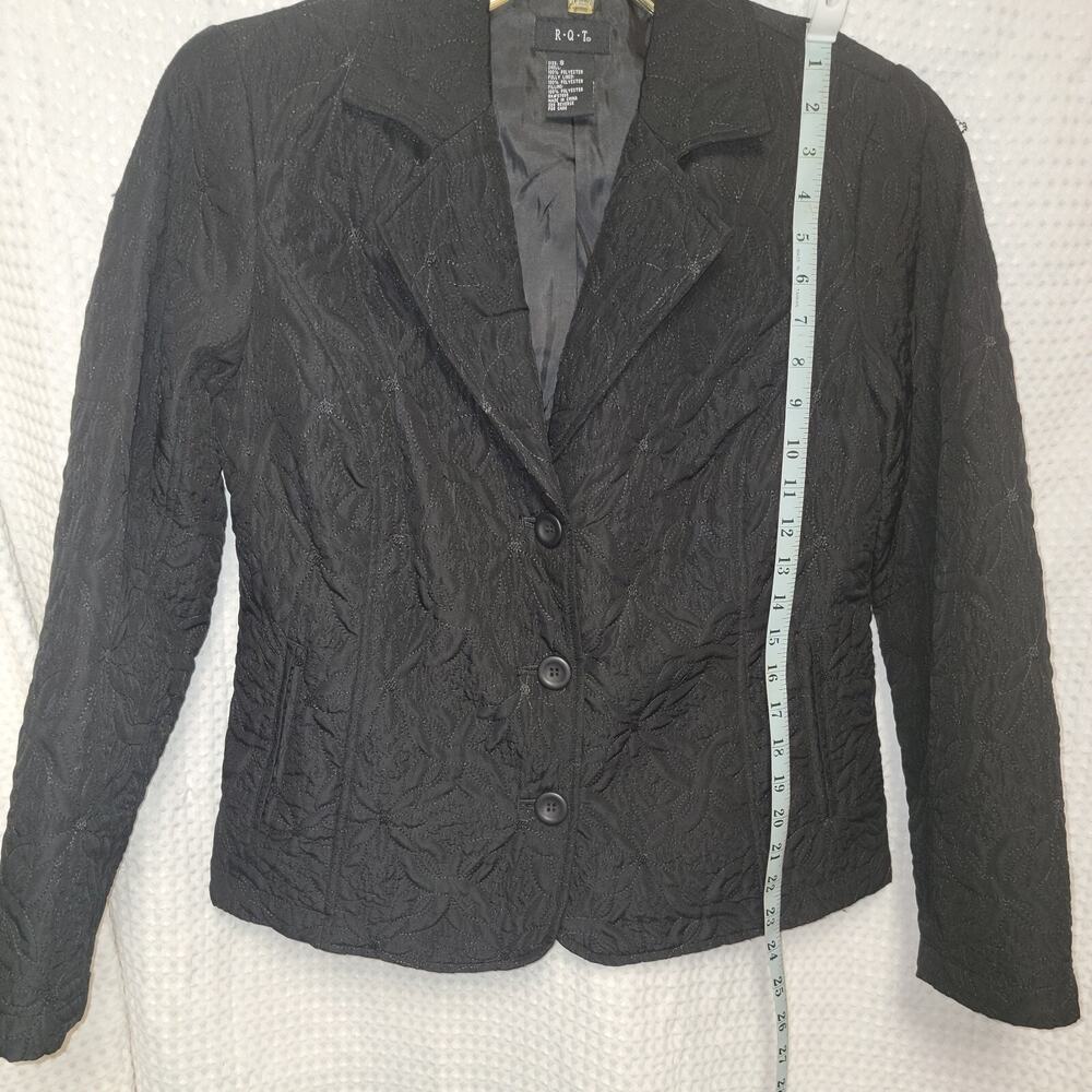 R.Q.T. Jacket Lightweight Quilted, button Front, Embroidery accents small